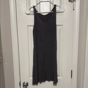 Olivia Rae Elegant Midi Dress in Black